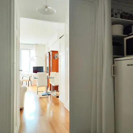 8 Elegant On Prestigious Franklin Roosevelt Avenue París