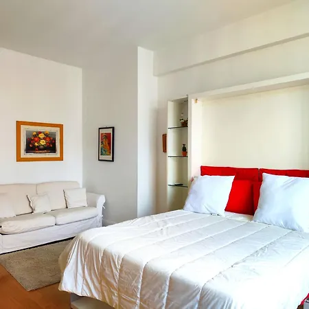 8 Elegant On Prestigious Franklin Roosevelt Avenue París