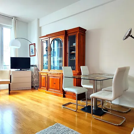 Apartamento 8 Elegant On Prestigious Franklin Roosevelt Avenue París