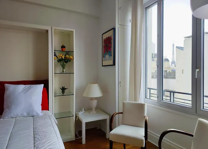8 Elegant On Prestigious Franklin Roosevelt Avenue * Paris
