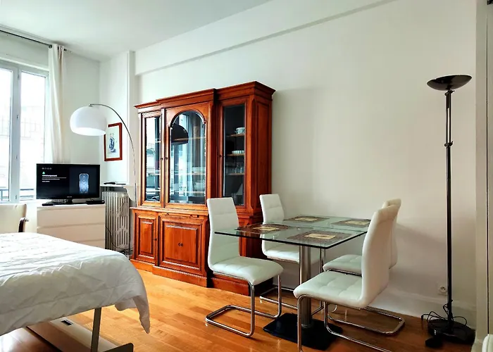 Daire 8 Elegant On Prestigious Franklin Roosevelt Avenue *