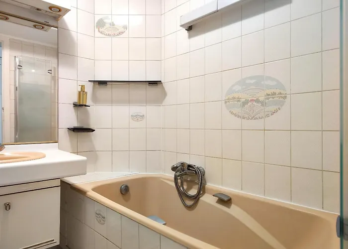 8 Elegant On Prestigious Franklin Roosevelt Avenue