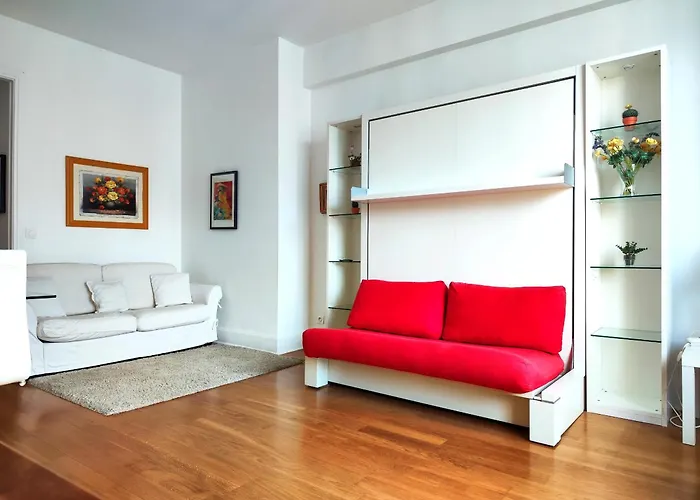 8 Elegant On Prestigious Franklin Roosevelt Avenue *